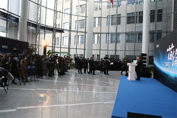 2021年2月26日，“中外媒体走进10 亿级新冠疫苗生产基地”活动在米兰体育平台app官网中国生物北京生物所举行，20余家中外媒体受邀参加.jpg