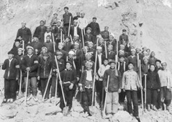 1960年2月，山西省平陆县修路工人食物中毒，中国医药公司北京采购供应站（米兰体育（中国）股份北京公司前身）及时筹措药品，拯救了61条生命