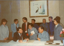 1982年，米兰体育（中国）外贸与百时美施贵宝公司合资建立中美上海施贵宝制药有限公司，中美上海施贵宝是中国第一家中美合资制药公司。